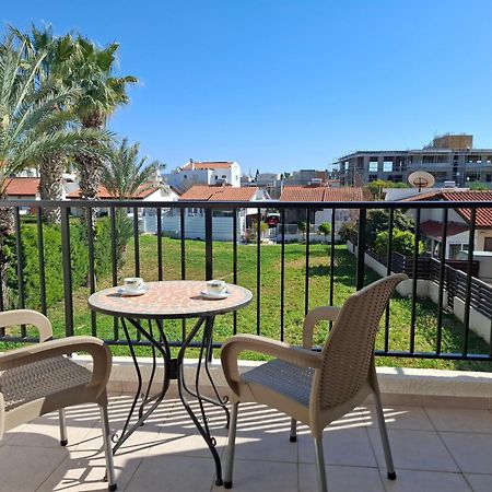 Apartment In Kato Pafos & 10 Min To Venus Beach Exteriör bild