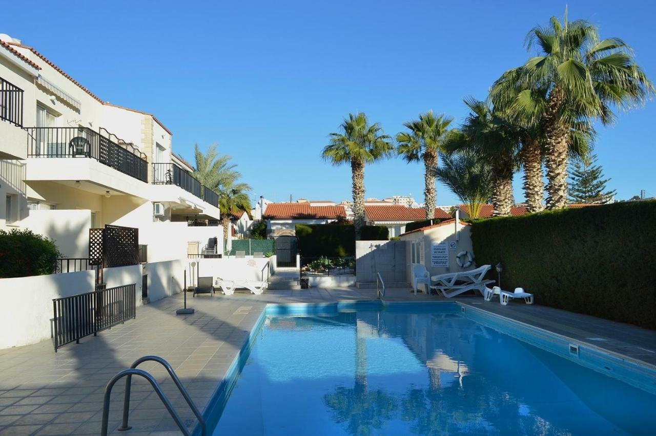 Apartment In Kato Pafos & 10 Min To Venus Beach Exteriör bild