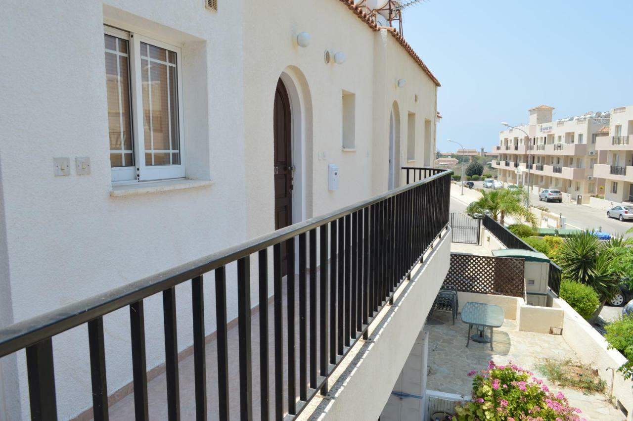 Apartment In Kato Pafos & 10 Min To Venus Beach Exteriör bild